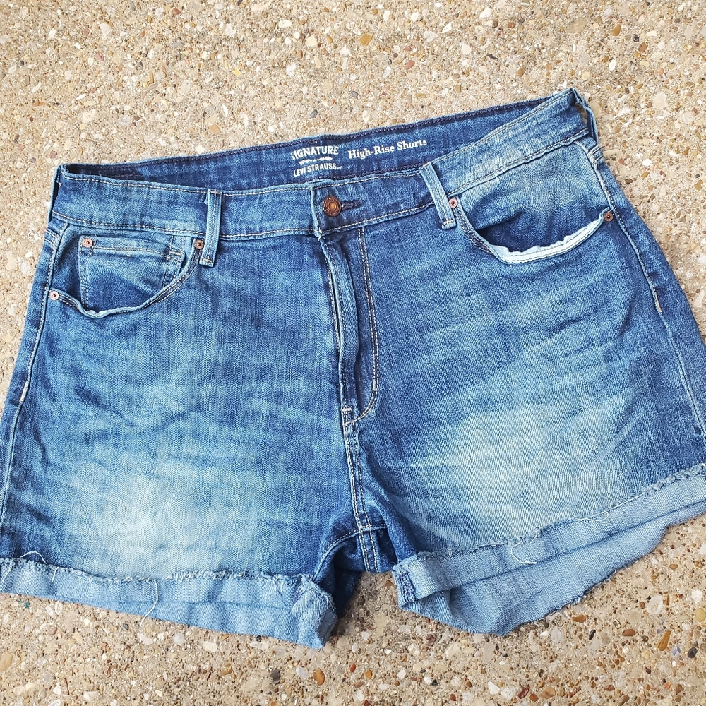 Signature Levi Strauss High Rise Shorts Levi's 18 34 Waist Denim